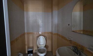 OFICINA AMUEBLADA EN RENTA, EN EDIFICIO