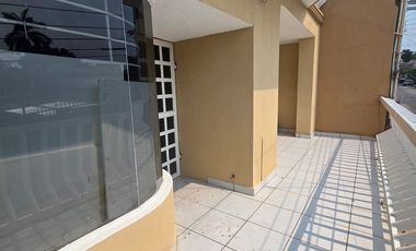 OFICINA AMUEBLADA EN RENTA, EN EDIFICIO