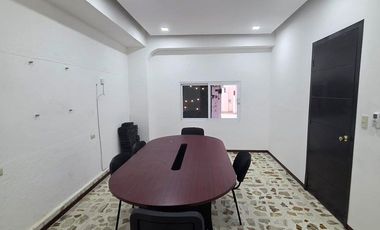 OFICINA AMUEBLADA EN RENTA, EN EDIFICIO