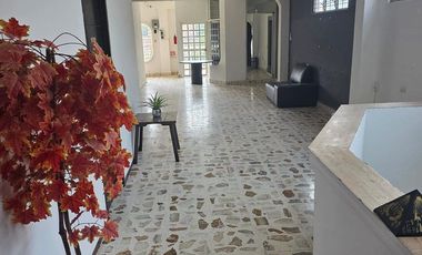 OFICINA AMUEBLADA EN RENTA, EN EDIFICIO
