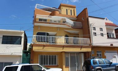 OFICINA AMUEBLADA EN RENTA, EN EDIFICIO