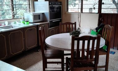 En VENTA amplia casa para remodelar Ubicación Inmejorable