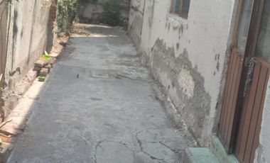 En VENTA amplia casa para remodelar Ubicación Inmejorable