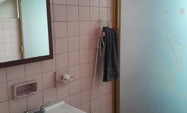 En VENTA amplia casa para remodelar Ubicación Inmejorable
