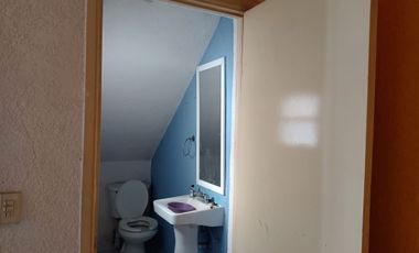 ¡Gran Oportunidad! Casa Amplia con Excelente Ubicación y Potencial para Remodela