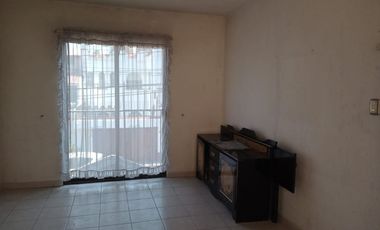 ¡Gran Oportunidad! Casa Amplia con Excelente Ubicación y Potencial para Remodela