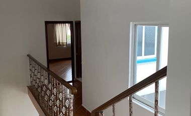 En Venta Casa Espectacular Remodelada con Home Office, Cantina y Rec. en PB