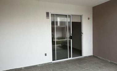SE RENTA CASA EN PLAYA DEL CARMEN, EQUIPADA, SIN AMUEBLAR
