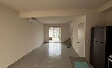SE RENTA CASA EN PLAYA DEL CARMEN, EQUIPADA, SIN AMUEBLAR