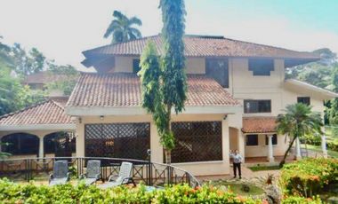VENTA CASA ALBROOK CON PISCINA PRIVADA  (EC)