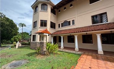 VENTA CASA ALBROOK CON PISCINA PRIVADA  (EC)