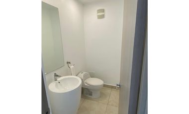 ALQUILER DE APARTAMENTO EN CLAYTON COMO NUEVO LINEA BLANCA (EC)