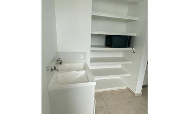 ALQUILER DE APARTAMENTO EN CLAYTON COMO NUEVO LINEA BLANCA (EC)