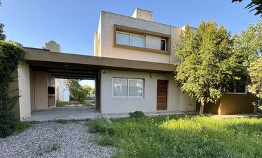 SE ALQUILA DUPLEX DE 2 DORM EN B° PINARES - ALMAFUERTE