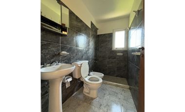 SE ALQUILA DUPLEX DE 2 DORM EN B° PINARES - ALMAFUERTE