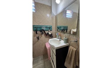 Venta casa 4 AMB a mts del colegio renacimiento PASO DEL REY