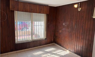 CASA PH AL FRENTE EN ALQUILER. ITUZAINGO NORTE