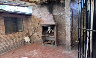 CASA PH AL FRENTE EN ALQUILER. ITUZAINGO NORTE