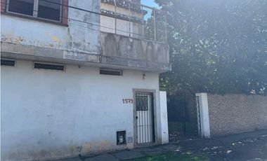 AMPLIA CASA AMERICANA SOBRE 2 TERRENOS EN ALQUILER. ITUZAINGO NORTE