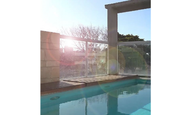 Triplex con vista al mar. 4 ambientes. Piscina. Cochera. Pinamar