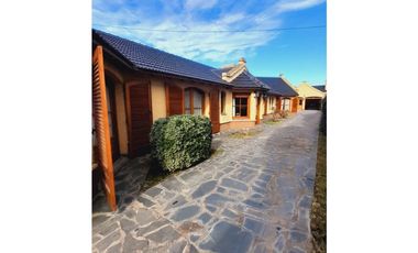 #VENDEMOS- Estupendo chalet estilo campo sureño - ÚNICO