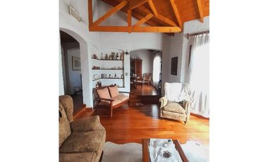 #VENDEMOS- Estupendo chalet estilo campo sureño - ÚNICO