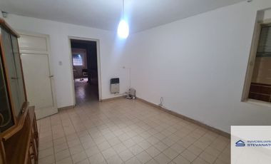 Casa en alquiler de 2 dormitorios c/ cochera en Maipú