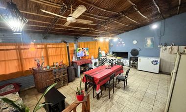 CASA EN VENTA DE 3 DORMITORIOS EN COLASTINE SUR