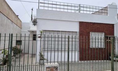 Casa en alquiler en Lanus Este