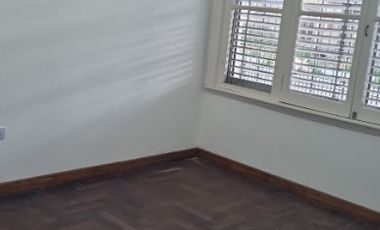 Casa en alquiler en Lanus Este