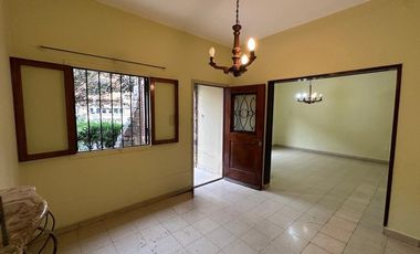VENTA CASA C/COCHERA ZONA PARQUE SAN MARTIN