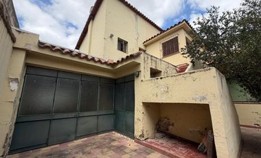 VENTA CASA C/COCHERA ZONA PARQUE SAN MARTIN
