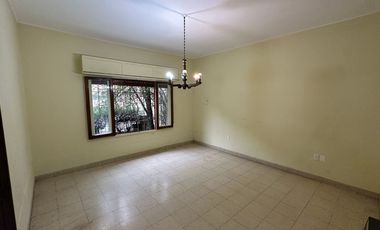 VENTA CASA C/COCHERA ZONA PARQUE SAN MARTIN