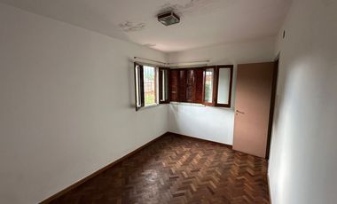 VENTA CASA C/COCHERA ZONA PARQUE SAN MARTIN