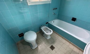 VENTA CASA C/COCHERA ZONA PARQUE SAN MARTIN