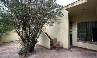 VENTA CASA C/COCHERA ZONA PARQUE SAN MARTIN