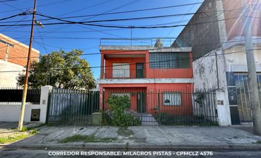 Casa 5 ambientes 140 m² en venta con cochera en Loma Hermosa