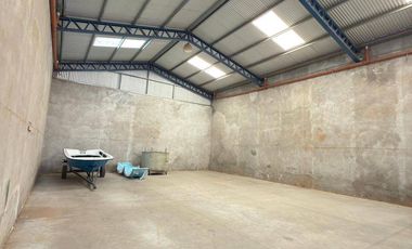 Galpón en alquiler de 280m2 ubicado en Barrio El Martillo