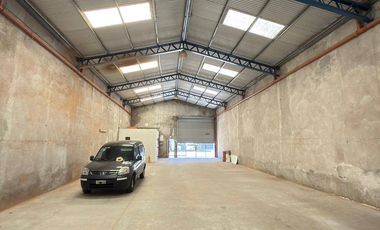 Galpón en alquiler de 280m2 ubicado en Barrio El Martillo