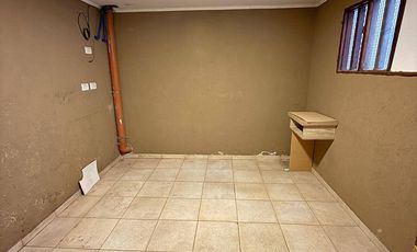 Galpón en alquiler de 280m2 ubicado en Barrio El Martillo