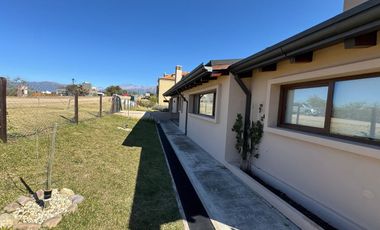 ALQUILER CASA B° PRIVADO CLUB CAMPO ROCA