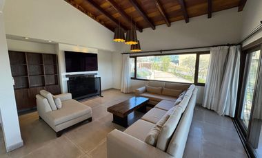 ALQUILER CASA B° PRIVADO CLUB CAMPO ROCA