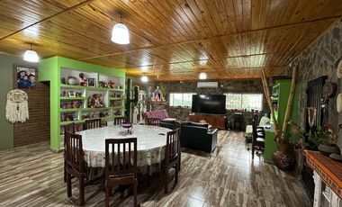 VENTA CASA LOS ALISOS 2 DORM+MONOAMBIENTE C/PILETA