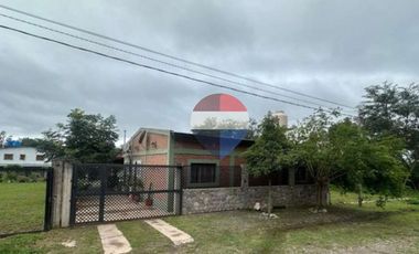 VENTA CASA LOS ALISOS 2 DORM+MONOAMBIENTE C/PILETA