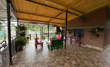 VENTA CASA LOS ALISOS 2 DORM+MONOAMBIENTE C/PILETA