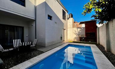 VENTA Casa 4 dorm. patio c/pileta y cochera
