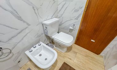 VENTA Casa 4 dorm. patio c/pileta y cochera