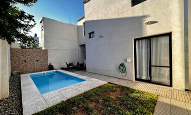 VENTA Casa 4 dorm. patio c/pileta y cochera