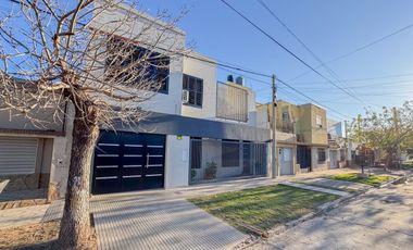 VENTA Casa 4 dorm. patio c/pileta y cochera