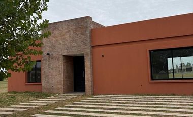 CASA EN VENTA A ESTRENAR LA FEDERALA, LOBOS